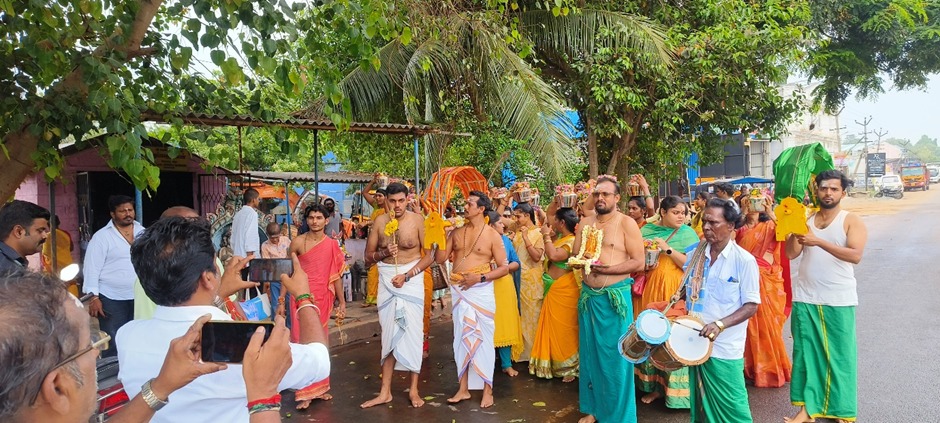 Procession with Rama idol