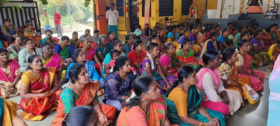 Rows of oil lamps during Vilakku Poojai